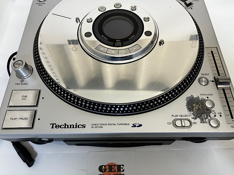 Technics SL-DZ1200 Digital DJ Turntables Self-propelled turntable