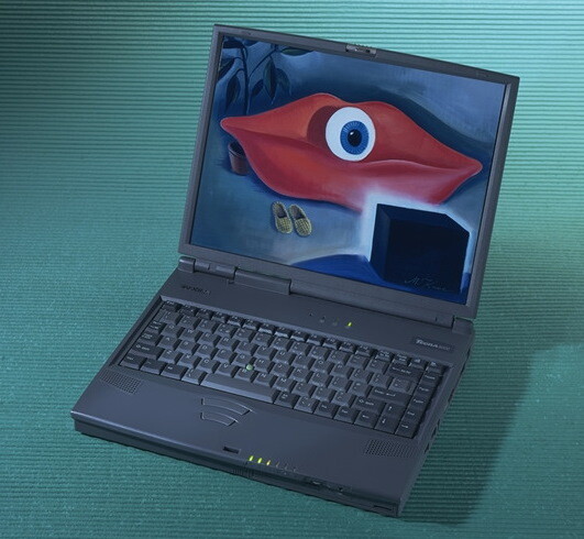 Vintage Toshiba Tecra 8000 PII 14.1