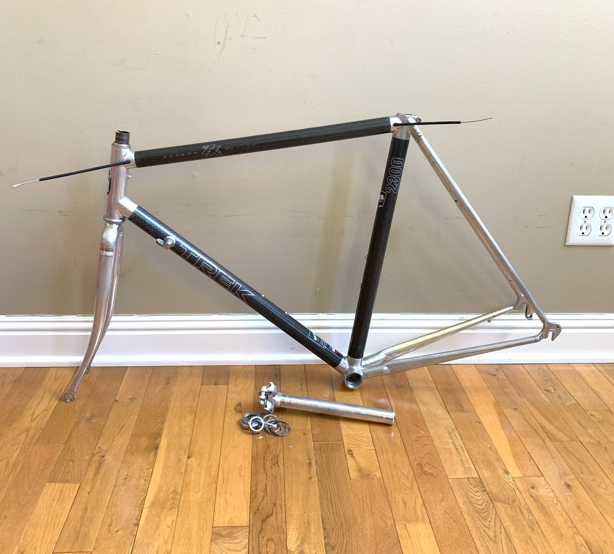 Trek 2300 ZX Carbon Fiber Bonded Road Bike Frame 56cm (22 inch