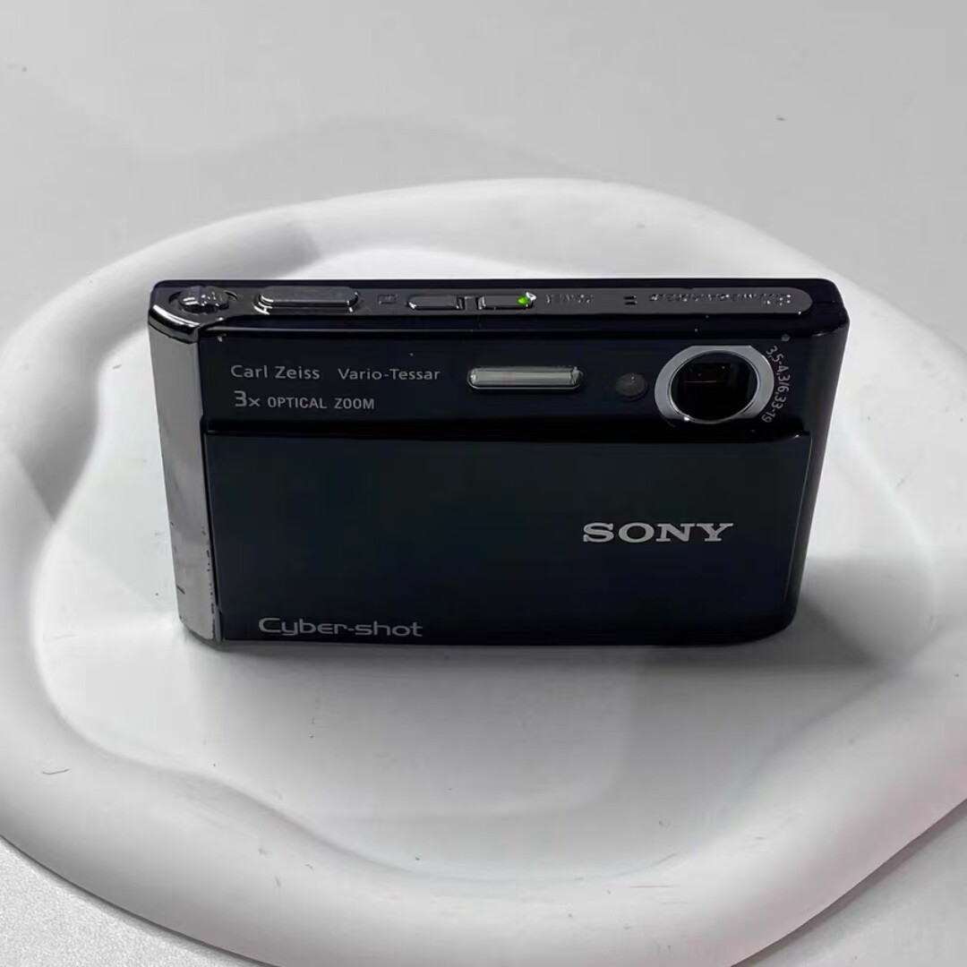 Sony Cyber Shot DSC-T70 8.1MP 3x Optical Zoom CCD Digital Camera
