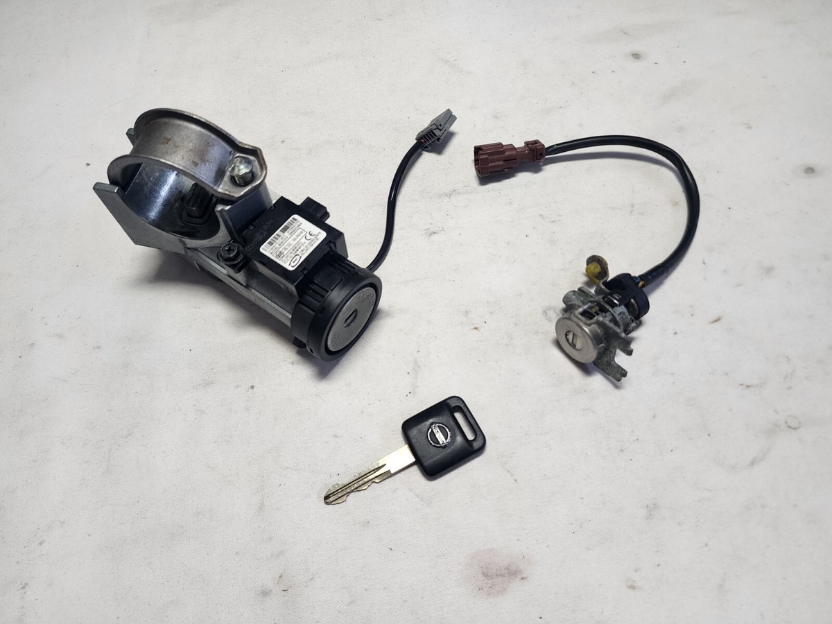 2007-2012 Nissan Versa Hatchback Ignition Switch & Door Lock Set
