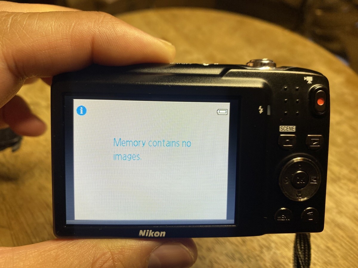 Nikon COOLPIX S3100 Compact Digital Camera 14.0Mp 5x Zoom Silver