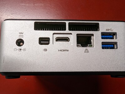 Intel D34010WYKH NUC MINI PC 120GB SSD 8GB RAM INTEL i3 1.7 GHZ