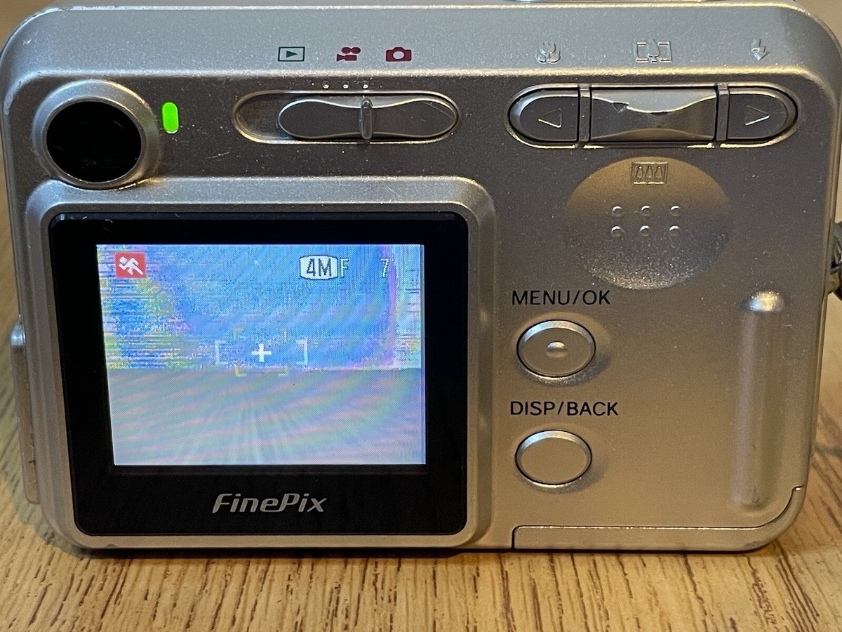 Fujifilm FinePix A345 Digital Camera *Works but Read Description