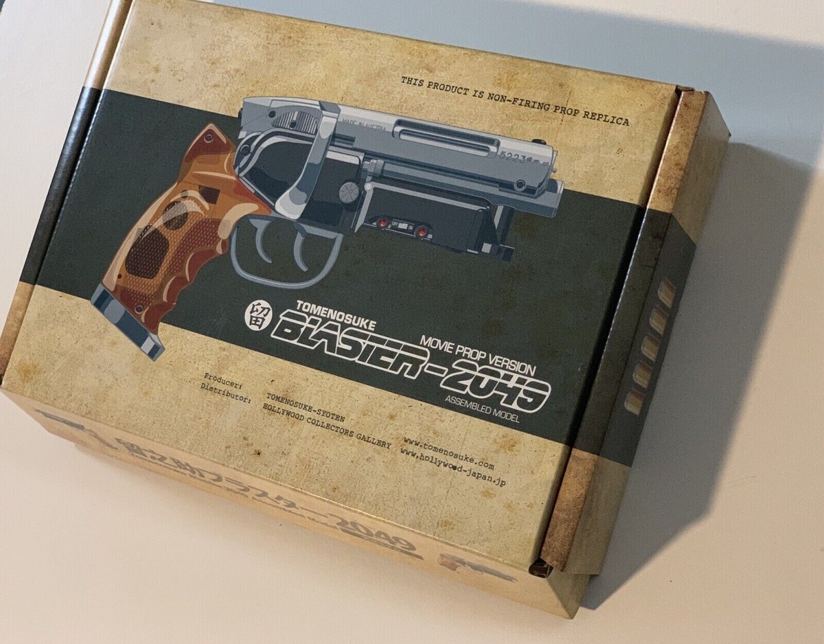 RARE BLADE RUNNER Tomenosuke 2049 Blaster Deckard NEW - Less Than
