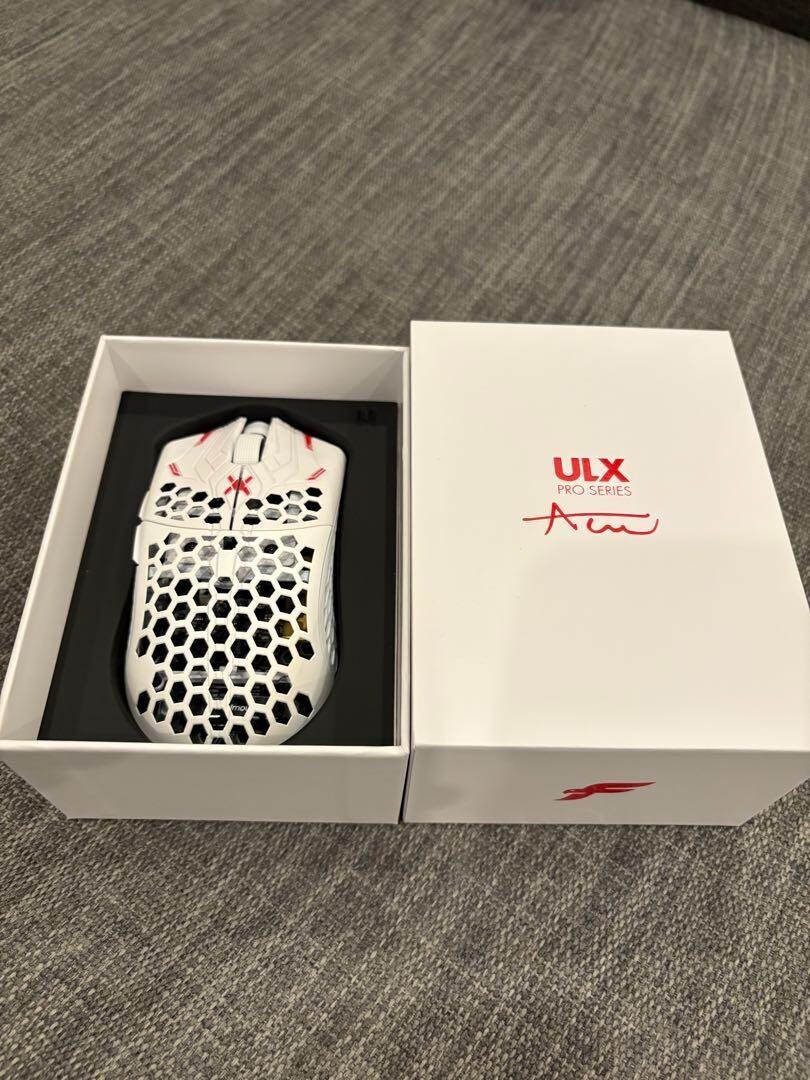 Finalmouse UltralightX Aceu Lion Medium M white Wireless Gaming