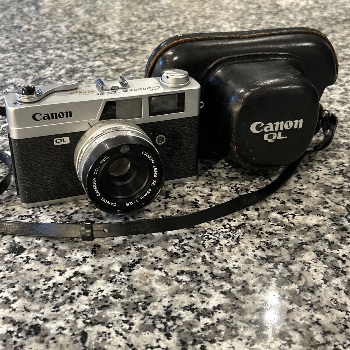 Vintage Canon Canonet QL25 35mm Rangefinder Film Camera with 45mm