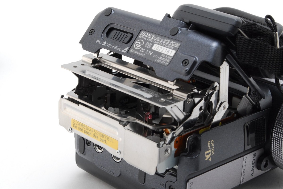 ⑨66 ビデオ DCR-PC300K ソニーハンディーカム 2003年製