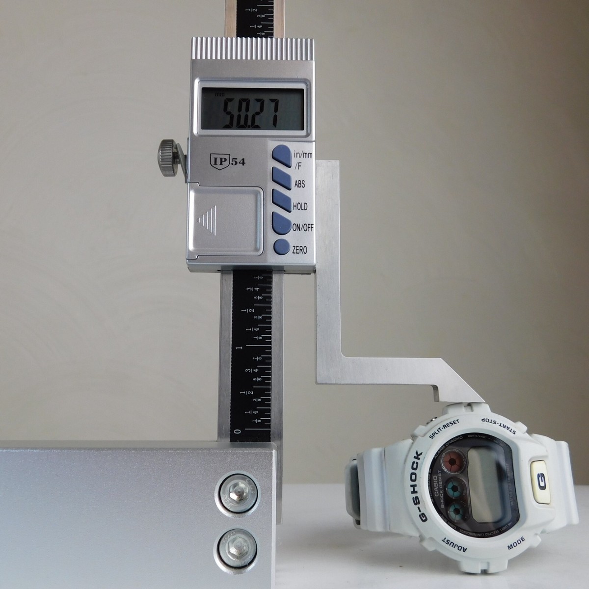 CASIO G-Shock 3230 DW-6900FS White-Tone Quartz Digital Men's Watch