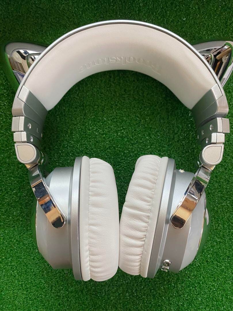 Brookstone Wireless Cat Ear Headphones Limited Edition Ariana