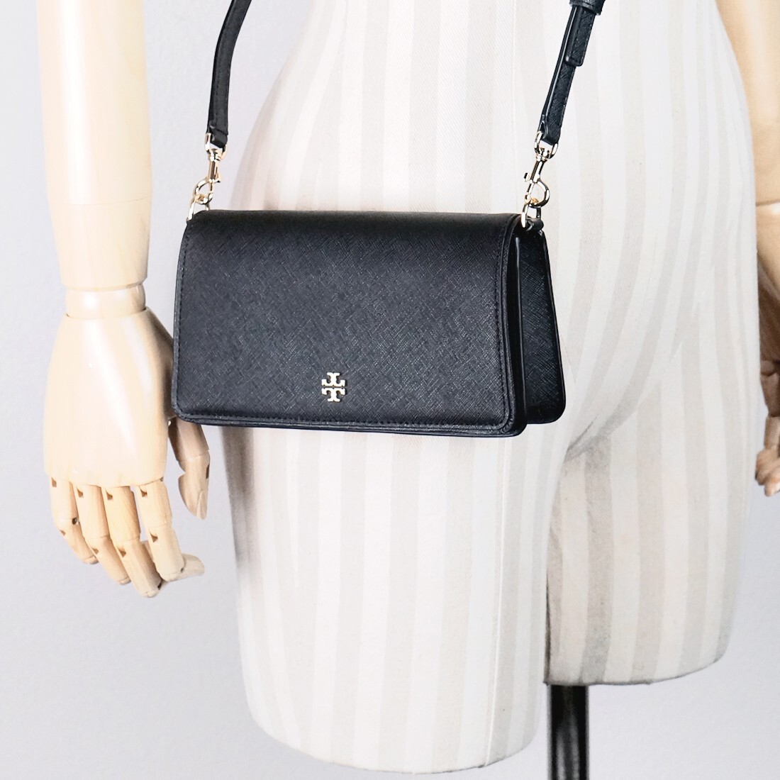 Tory Burch Emerson Black Saffiano Mini Crossbody Purse Bag Clutch