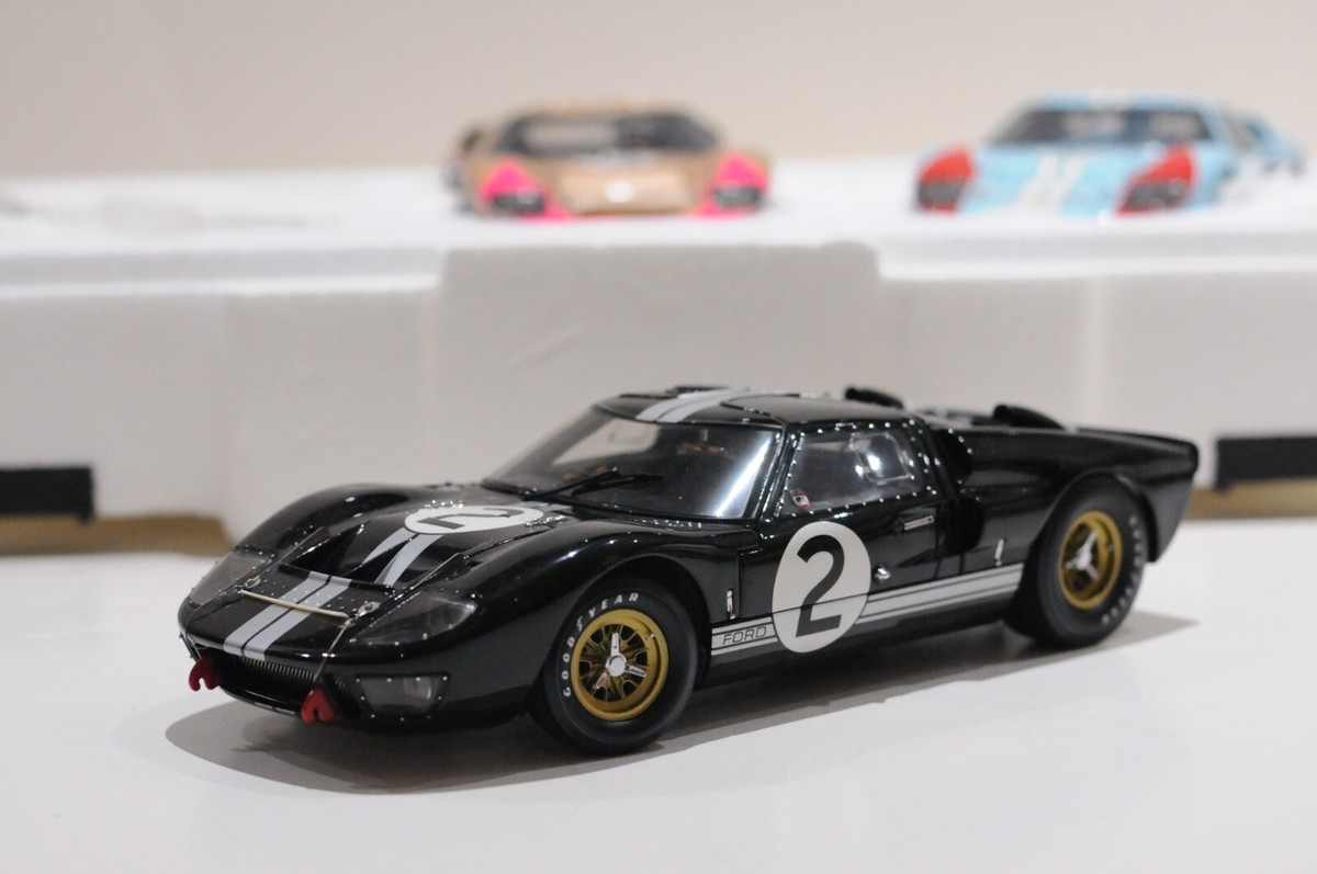 EXOTO RLG18SC2 FORD GT40 GIFT SET 1-2-3 LE MANS 1966 SCALE 1:18