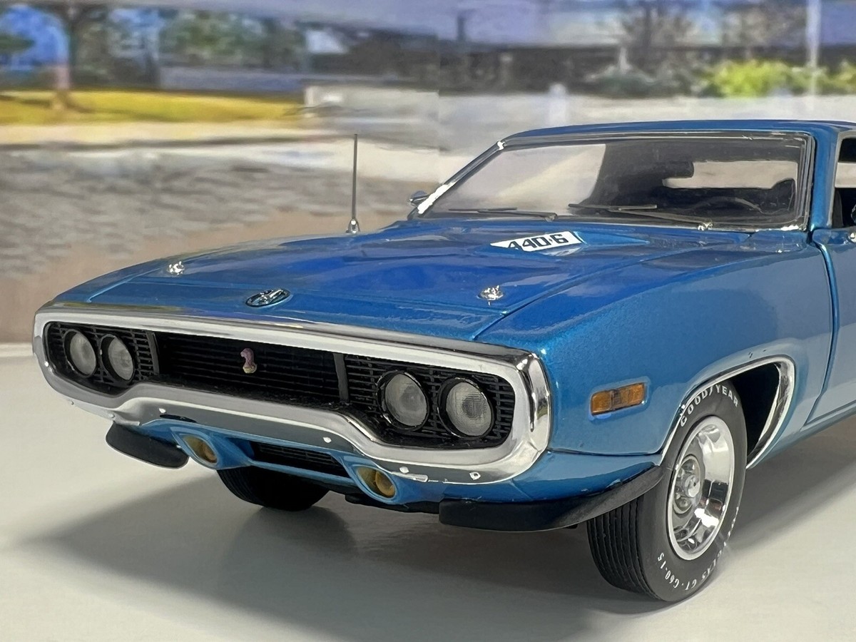 Franklin Mint 1971 Plymouth Road Runner 6-Pack True Blue LOW 1:24