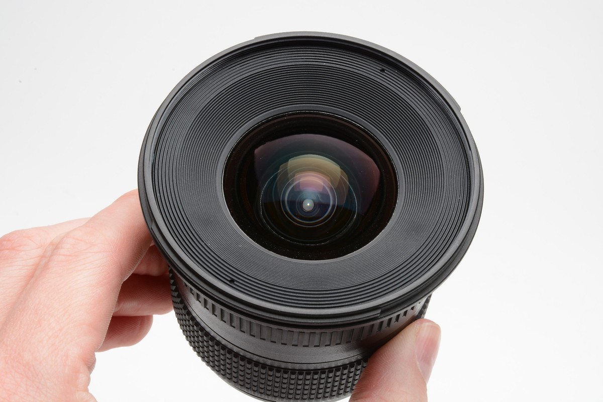 Tamron AF 11-18mm f4.5-5.6 Di-II LD Aspherical IF Lens Nikon, caps