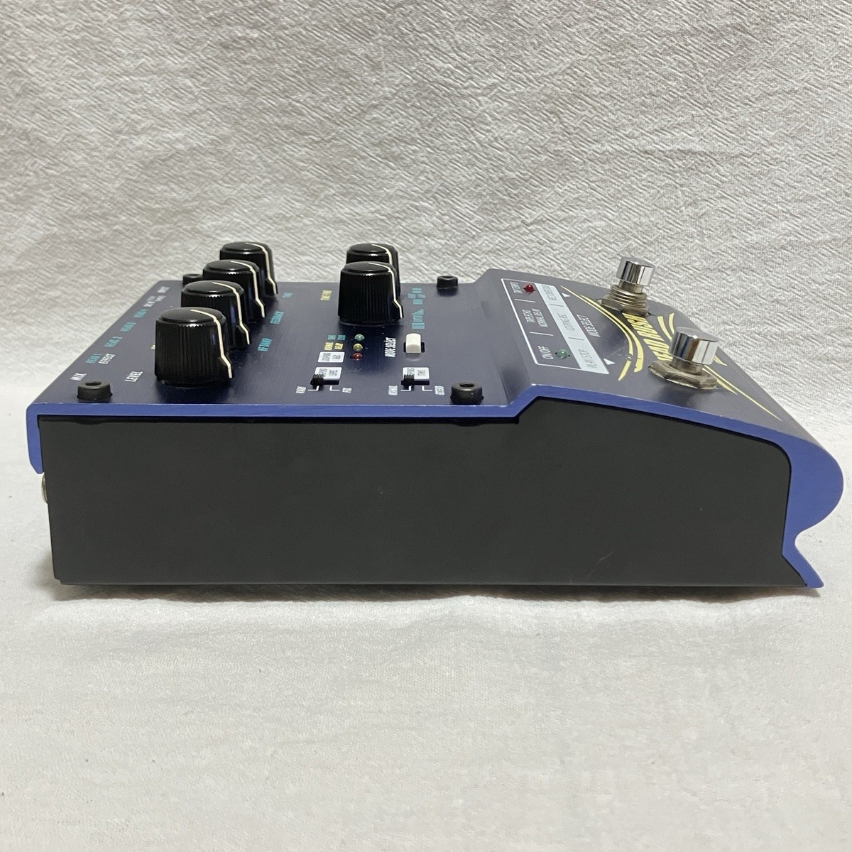 Akai E2 Headrush Delay/Tape Echo and Looper Effects Pedal Tested