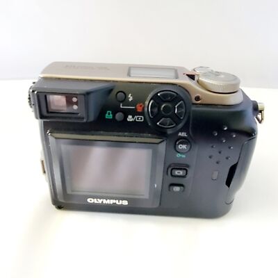 Olympus Camedia C-2040 Zoom Digital Camera. 2.1 Megapixel w/3x