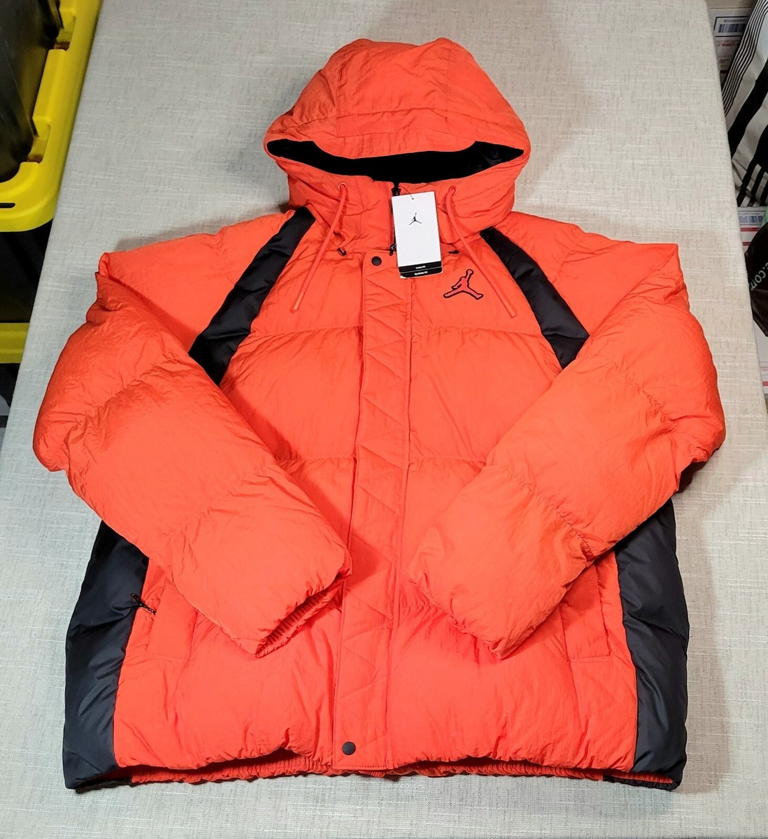 NIKE Air Jordan Puffer Jacket Large Mens Orange Black Full Zip
