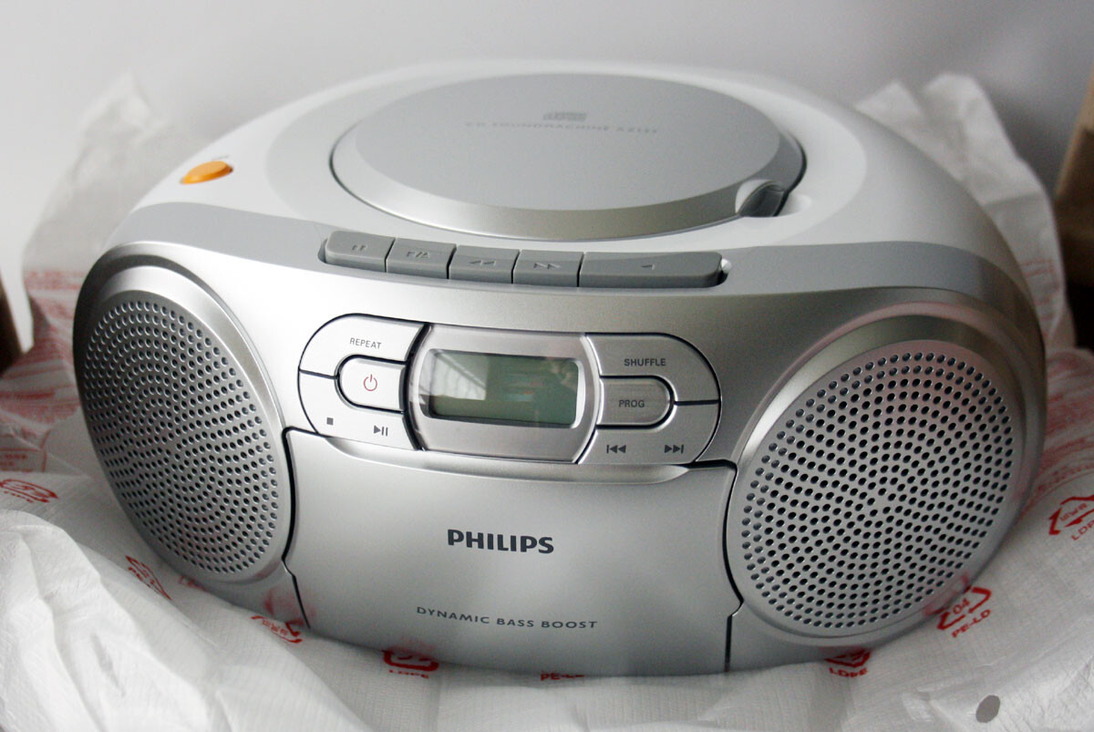 PHILIPS CD SOUNDMACHINE AZ127 CASSETTE TAPE RADIO PLAYER PORTABLE