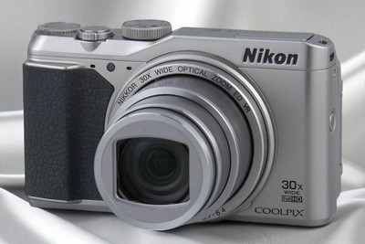 Mint] Nikon Coolpix S9900 Silver 16.0MP Digital camera w/New