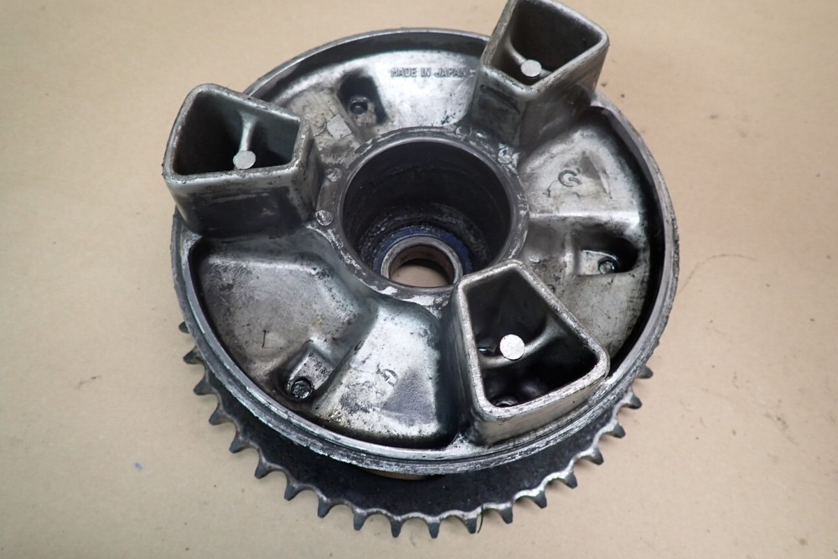 1989 KAWASAKI ZX1000-B REAR WHEEL DRIVE HUB SPROCKET GEAR ASSEMBLY