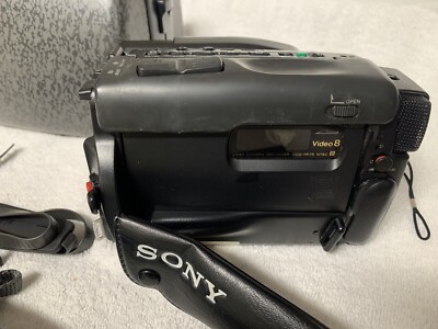Sony Handycam CCD-TR75 8mm Video8 Camcorder Camera *For Parts