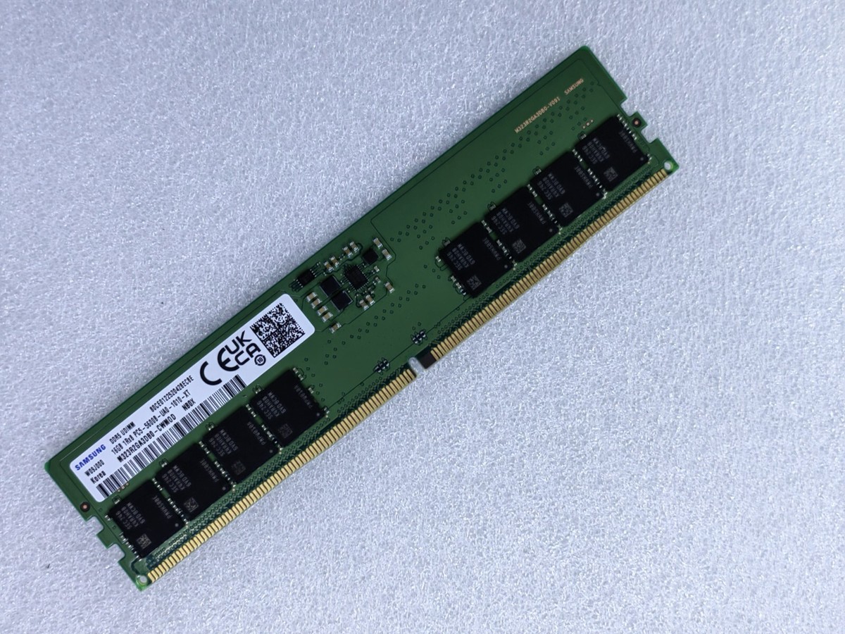 SAMSUNG 16GB DDR5 5600 UDIMM 1Rx8 PC5-5600B-UA0-1010-XT 288pin