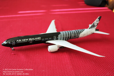 Herpa Wings Air New Zealand Boeing 777-300ER All Black Plastic