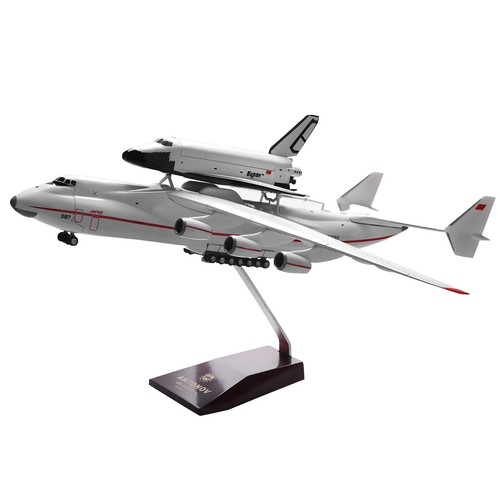 Gulliver 200 1/200 F-14 Tomcat VF-143 Pukin' Dogs Model Aircraft
