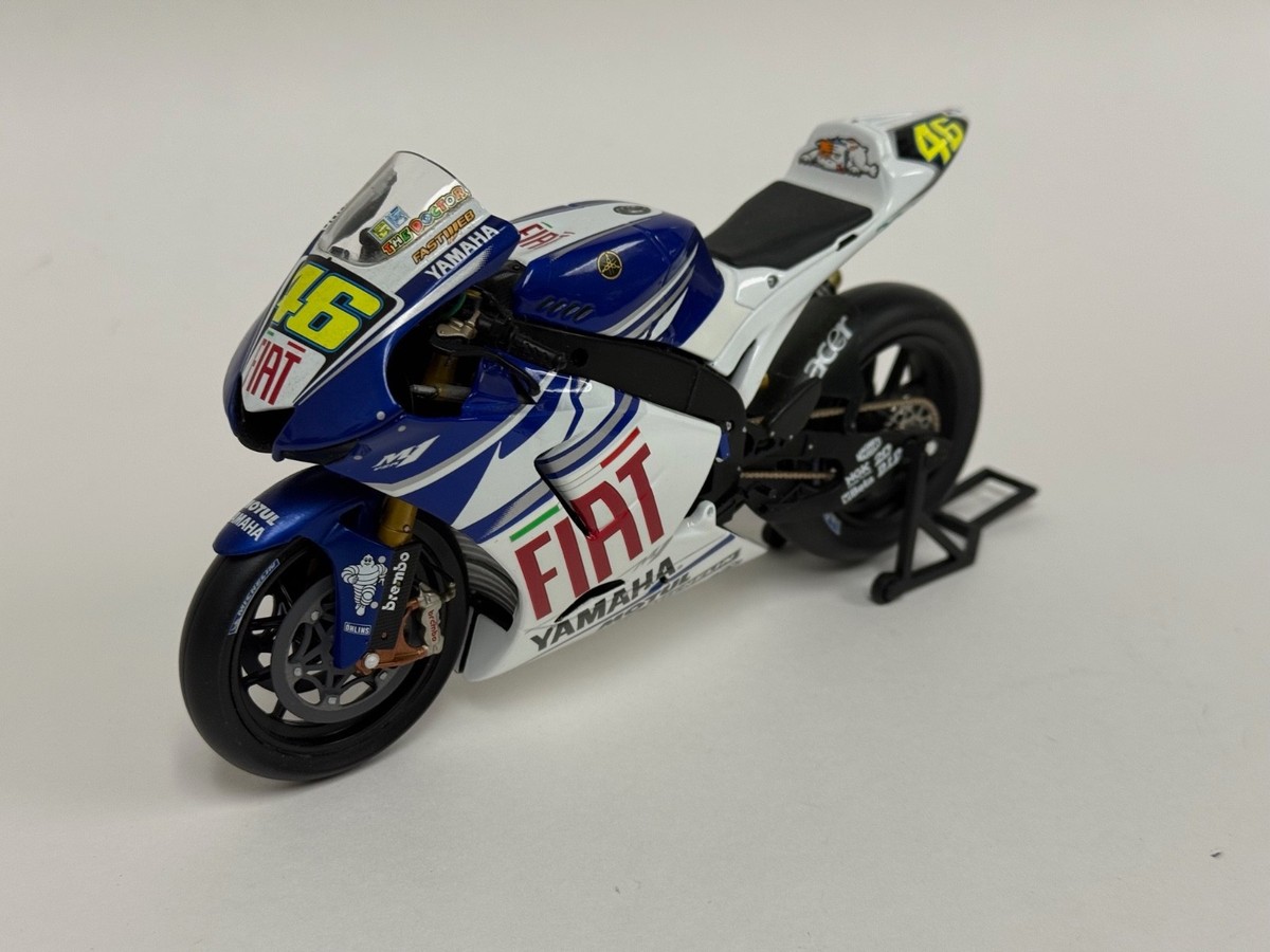1/12 Minichamps Yamaha YZR-M1 from 2007 Moto GP Valentino Rossi