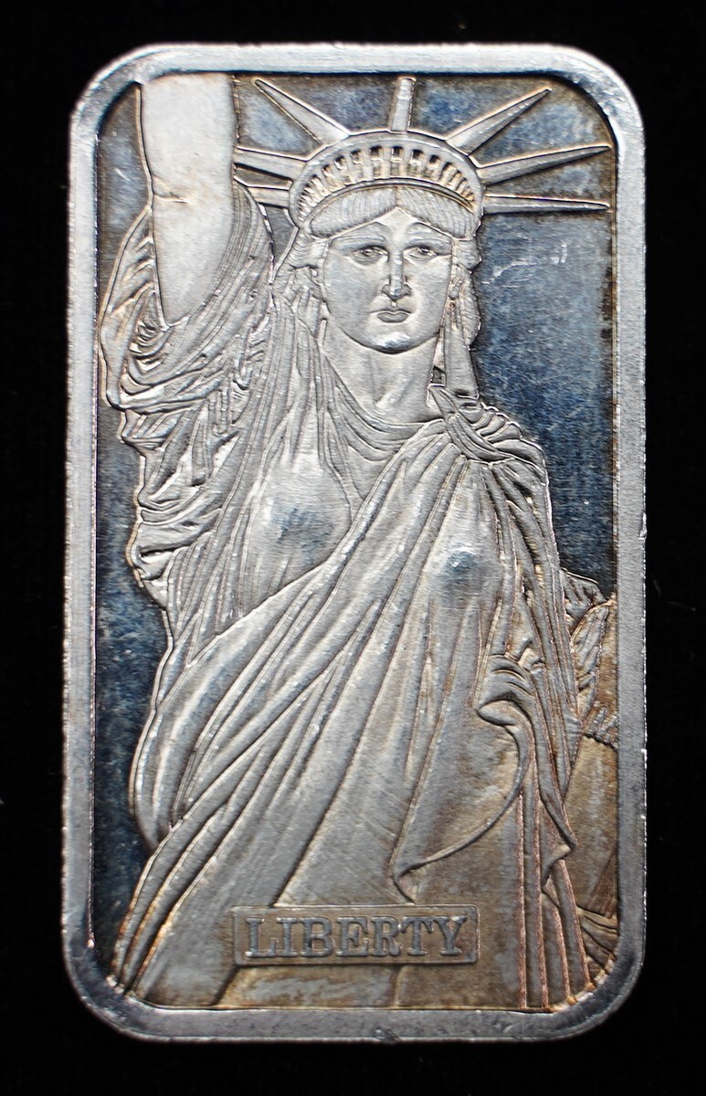 1982 Lady Liberty JM MTB 1 ounce .999 Silver bar 94732 serial