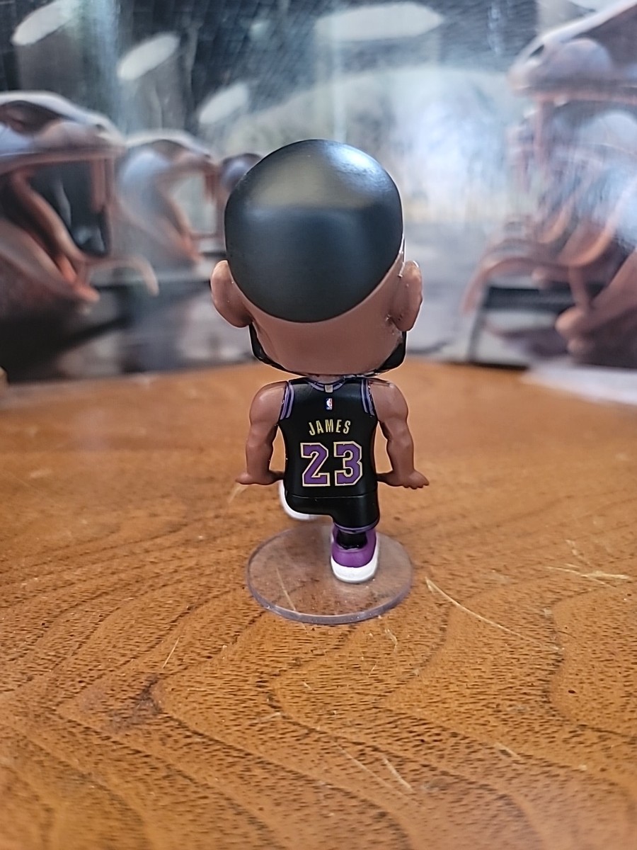 Zuru 5 Surprise NBA Ballers Lebron James SUPER RARE Black Lakers