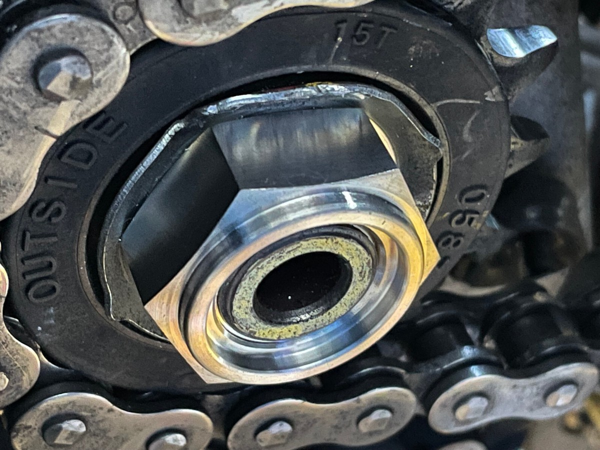 KAWASAKI ZX6R 1995-2025 FRONT SPROCKET RETAINER NUT TITANIUM