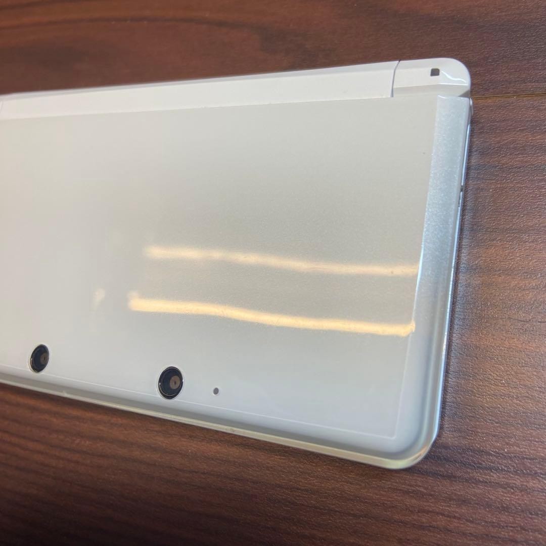 Nintendo 3DS Launch Edition Ice White Handheld System (NTSC-J) for