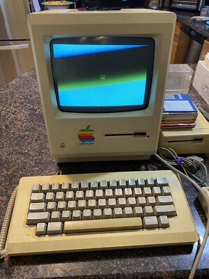1984 APPLE MACINTOSH 128K FIRST MAC Model M0001 PICASSO KIT Discs