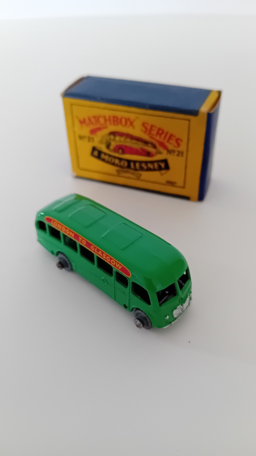 Matchbox 21a, Bedford Coach - Free Price Guide & Review
