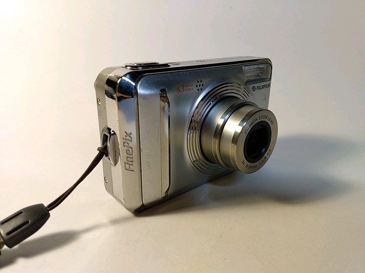 Fujifilm FinePix A600 digital camera, 6.3 MP, 3x zoom, works, has