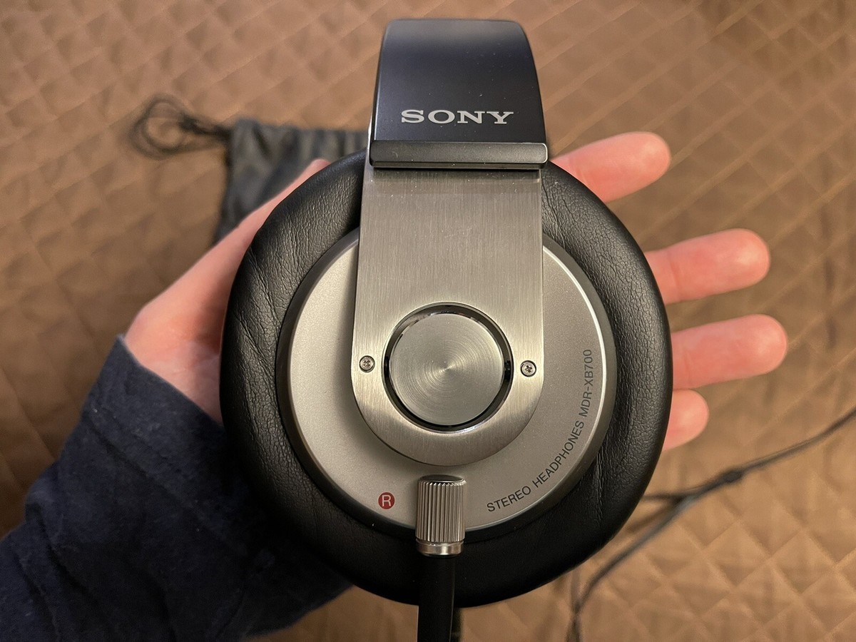 Sony MDR-XB700 Extra Bass Overear Headphones DISCONTINUED USA