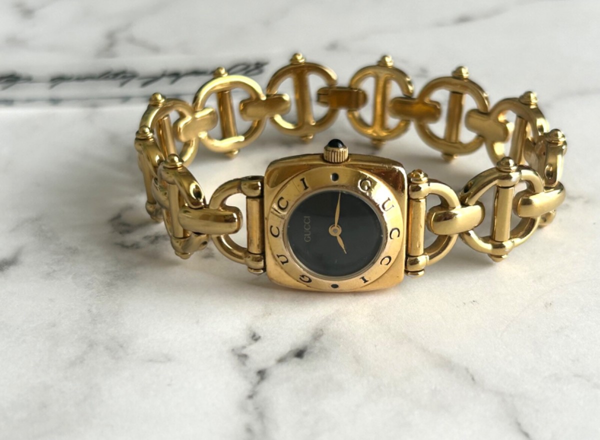 GUCCI 6400L Quartz Gold Swiss Made Black Dial Womens Watch Vintage