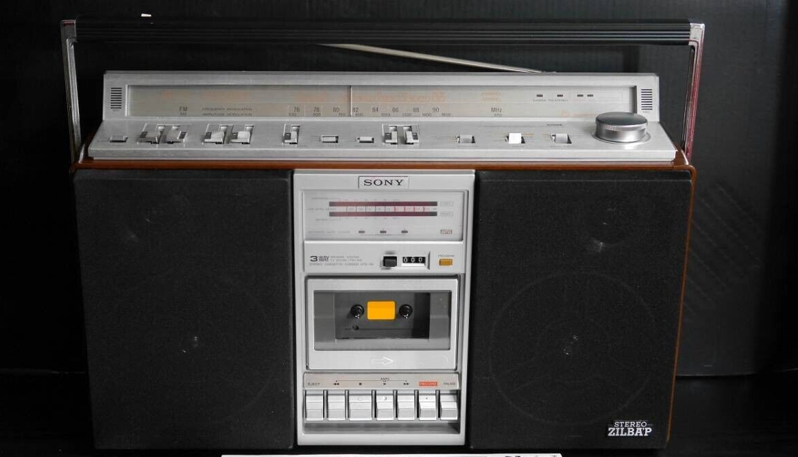 SONY CFS-V8 STEREO ZILBA'P FM/AM Radio Cassette Recorder | eBay