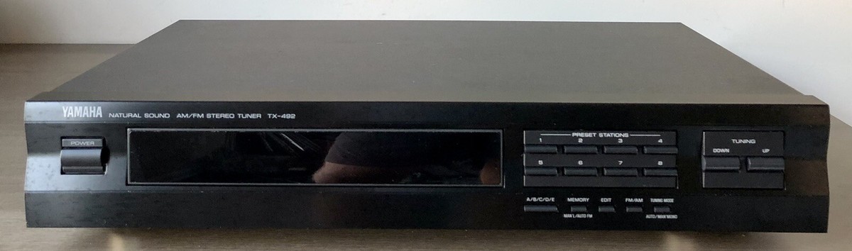 Yamaha TX-492 Natural Sound AM/FM Stereo Tuner - Black - Excellent