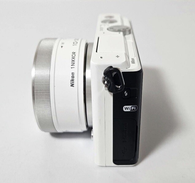 Nikon 1 J4 digital camera Kit W. 10-30 PD Zoom Lens White | eBay