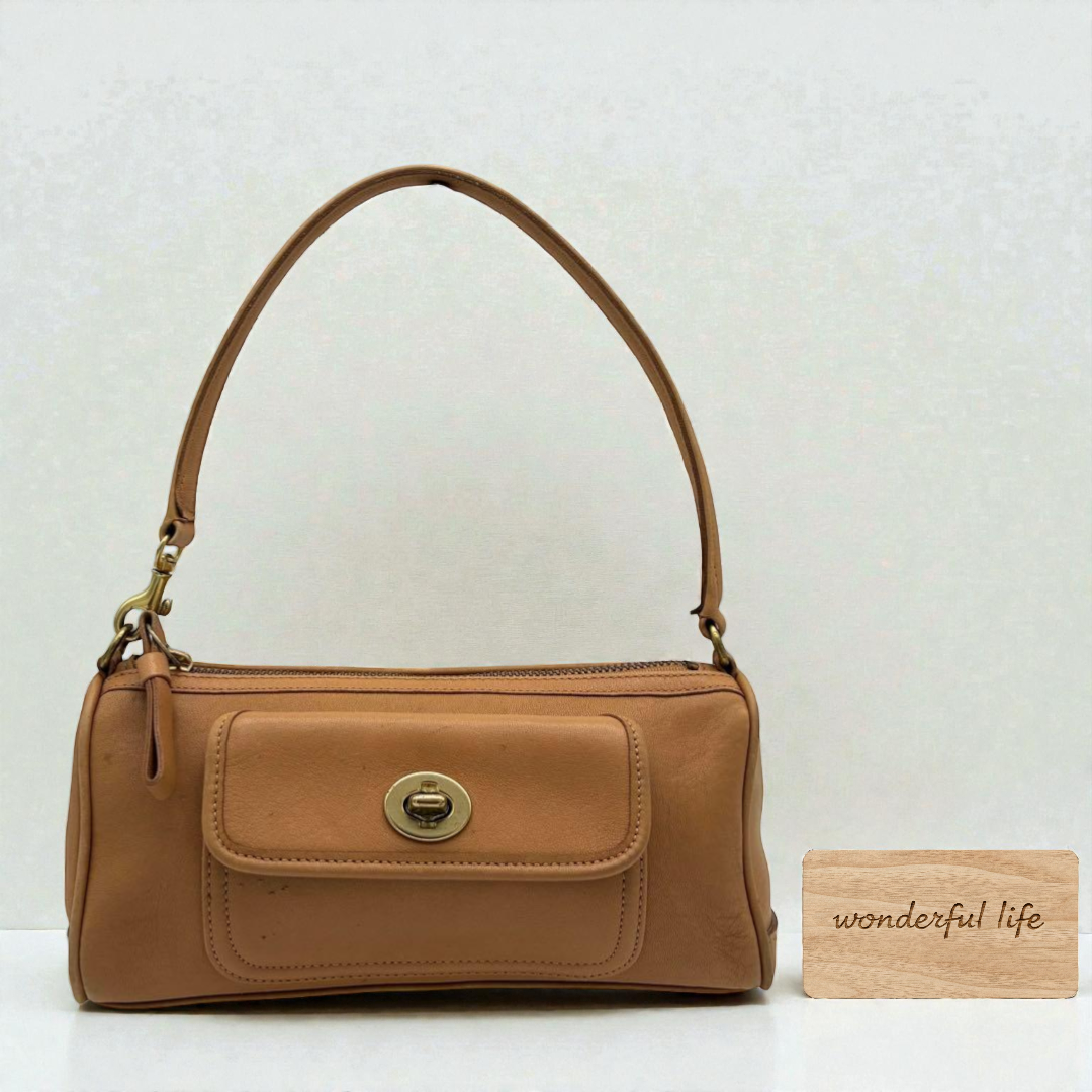 COACH 9712 Beige Vintage Penelope Demi Shoulder Baguette Bag