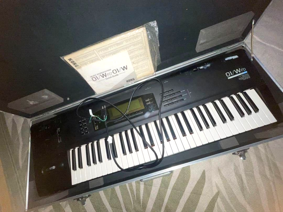 Korg 01 W FD 61-Key Music Workstation Keyboard Synthesizer Digital