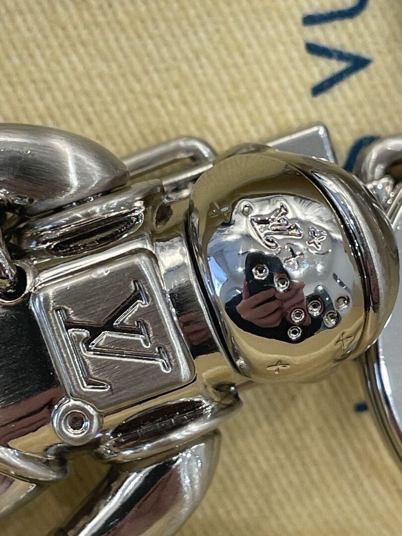 Louis Vuitton Novelty Silver Spaceman Astronaut Key ring wz