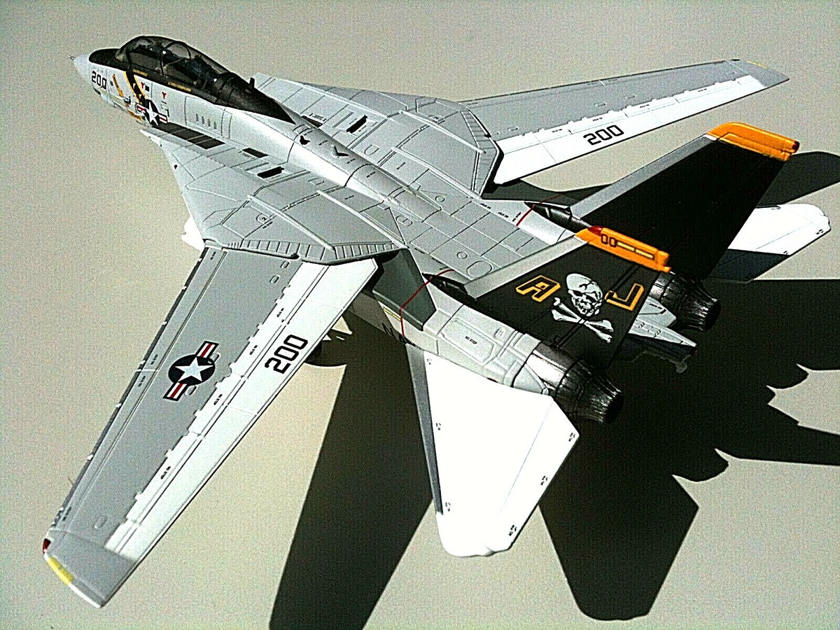 Calibre Wings F-14A Tomcat USN FV-84 Jolly Rogers, AJ200, USS