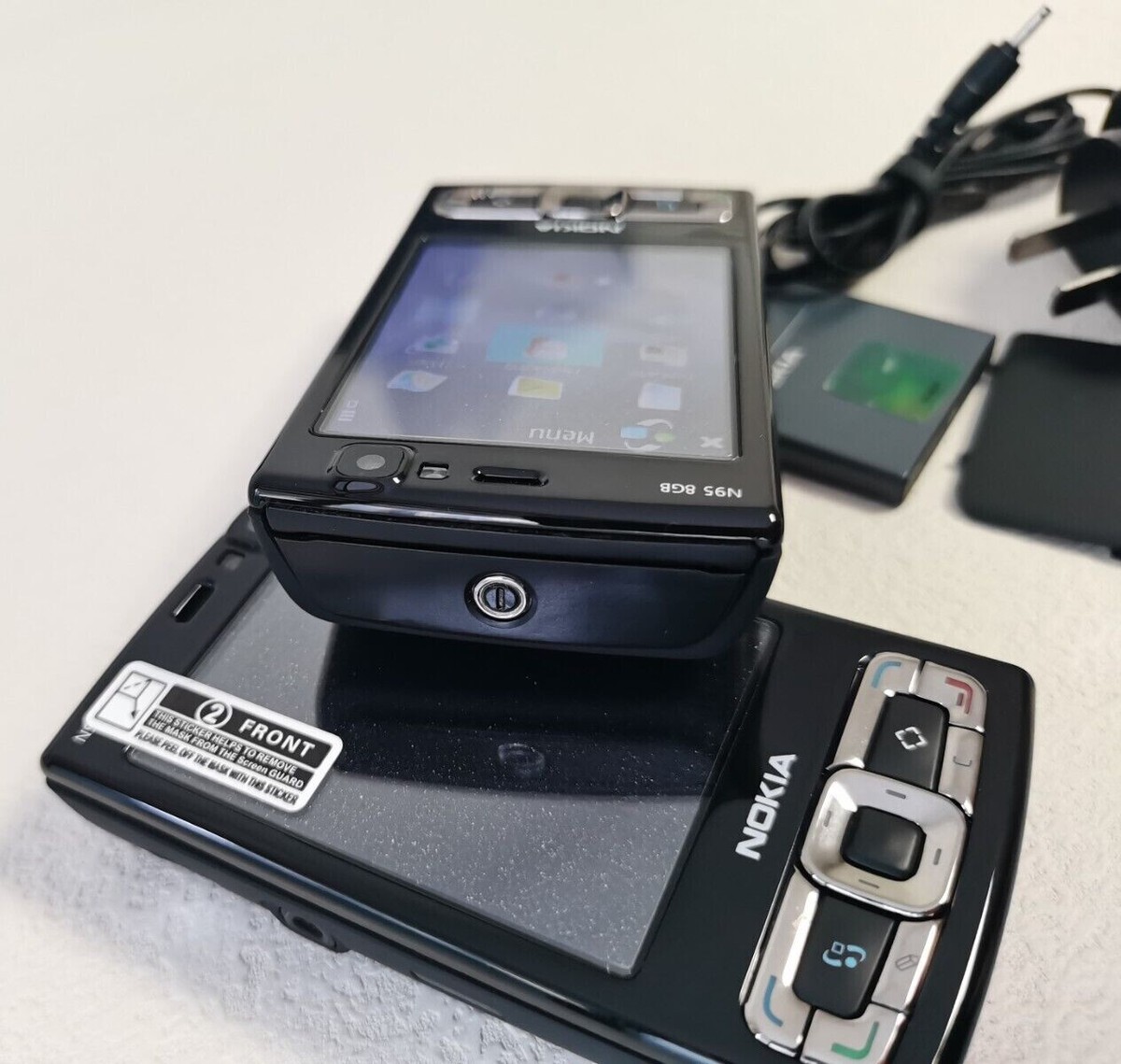 Original Unlocked NOKIA N95 8GB Mobile Phone 3G 5MP Wifi GPS 2.8