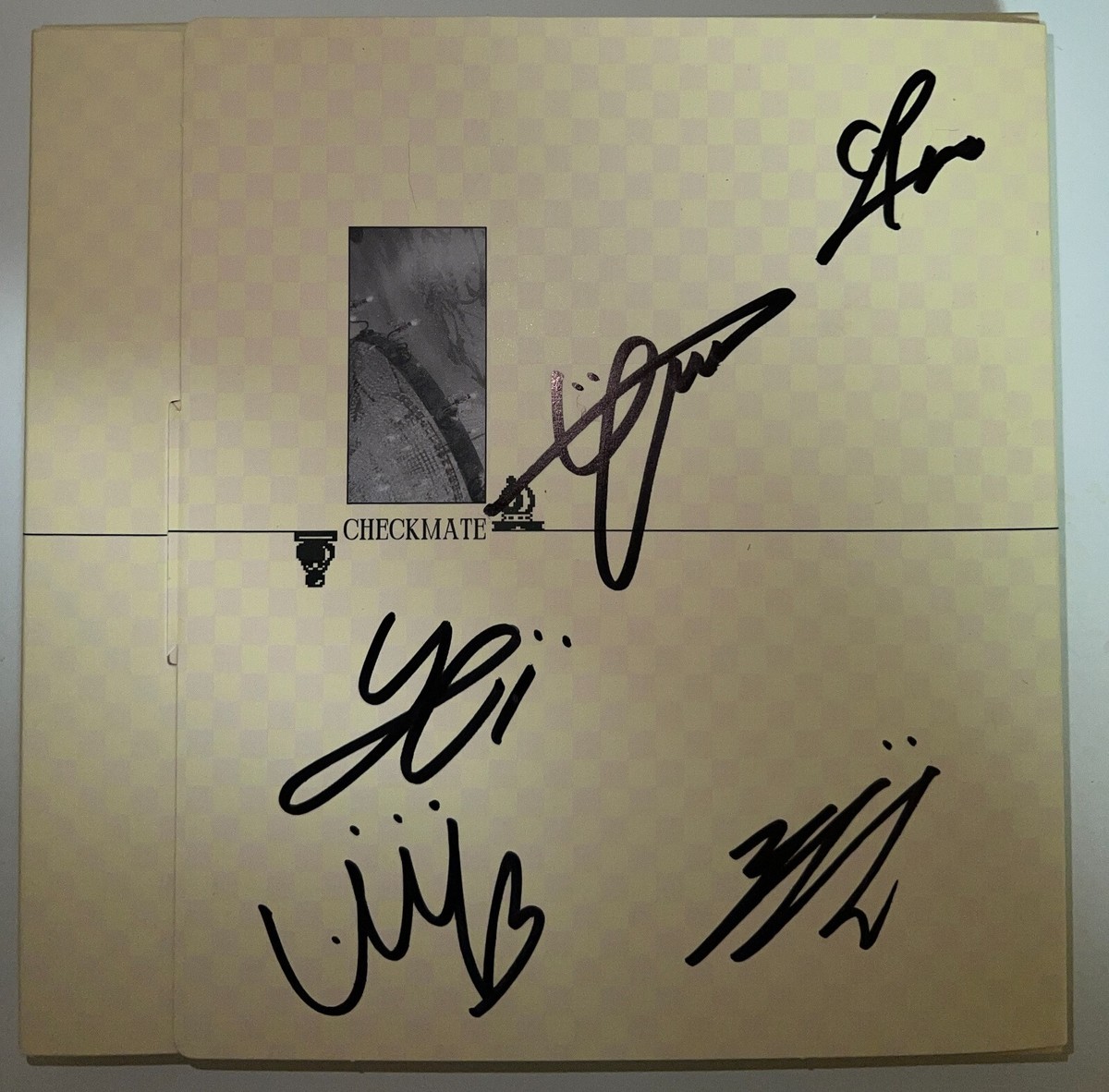 ITZY [CHECKMATE] All Member Autographed Signed Album | eBay