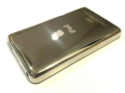 Apple iPod classic 6th Generation Gray (120GB) MP3 - Bundle with