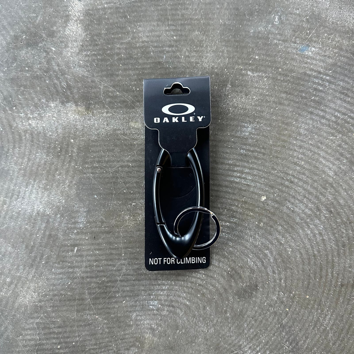 Oakley Essential Icon Carabiner Unisex Keychain 3.6in Black