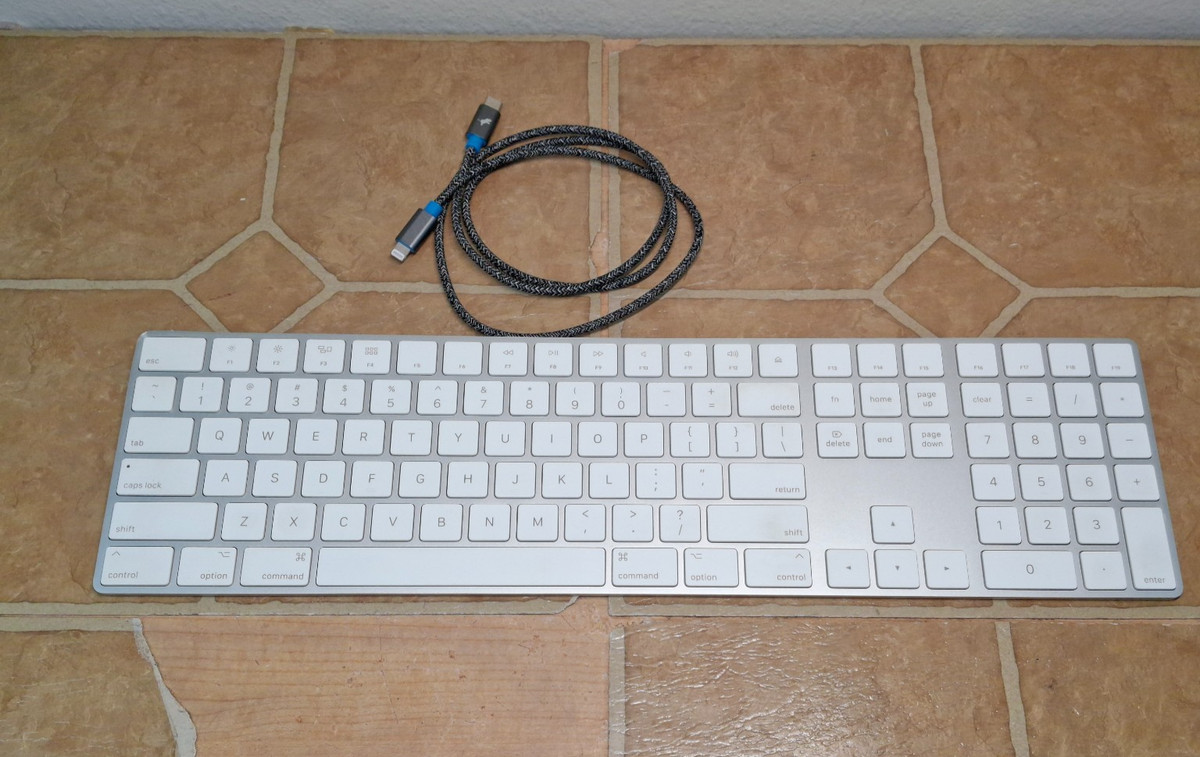 Apple Magic Keyboard テンキー付き - 英語 - シルバー Amazon.com